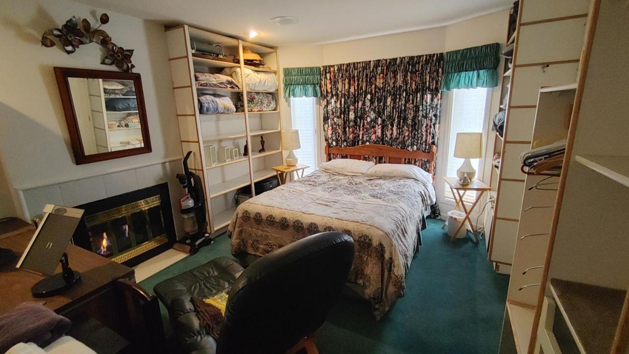 Beds By The Bridge Bed & Breakfast Kelowna Luaran gambar